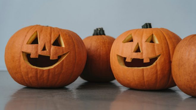 Tipy, ako správne vyrezať halloween tekvicu