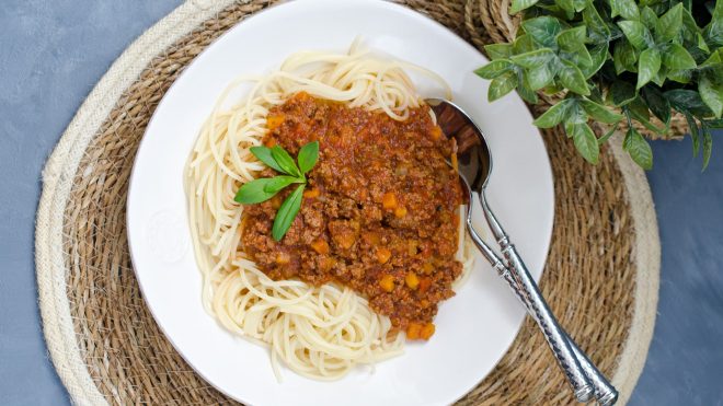 Špagety s omáčkou bolognese