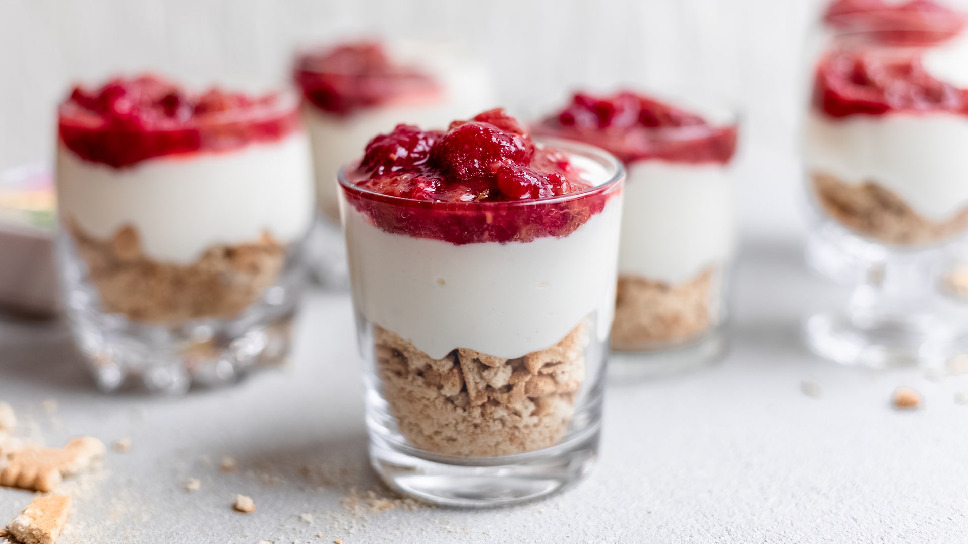 Malinovo-jahodový (svieži) cheesecake v pohári