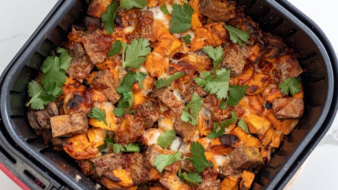 Jednoduché upečené bataty s tofu a mozzarellou